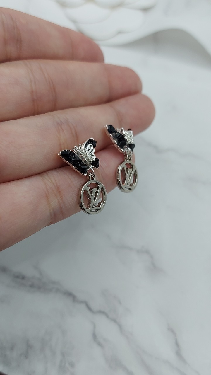 20240418_132713886_iOS 聖誕特價!!LV迷你LOGO小蝴蝶設計