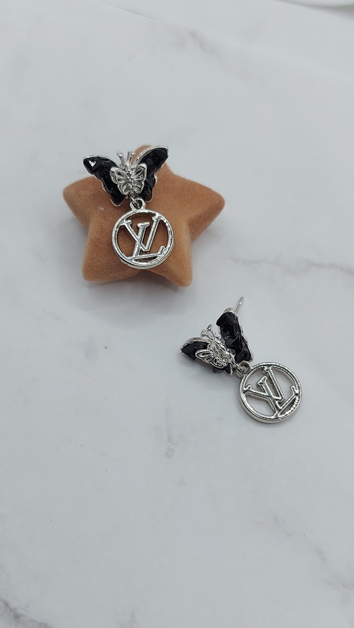 20240418_132714509_iOS 聖誕特價!!LV迷你LOGO小蝴蝶設計