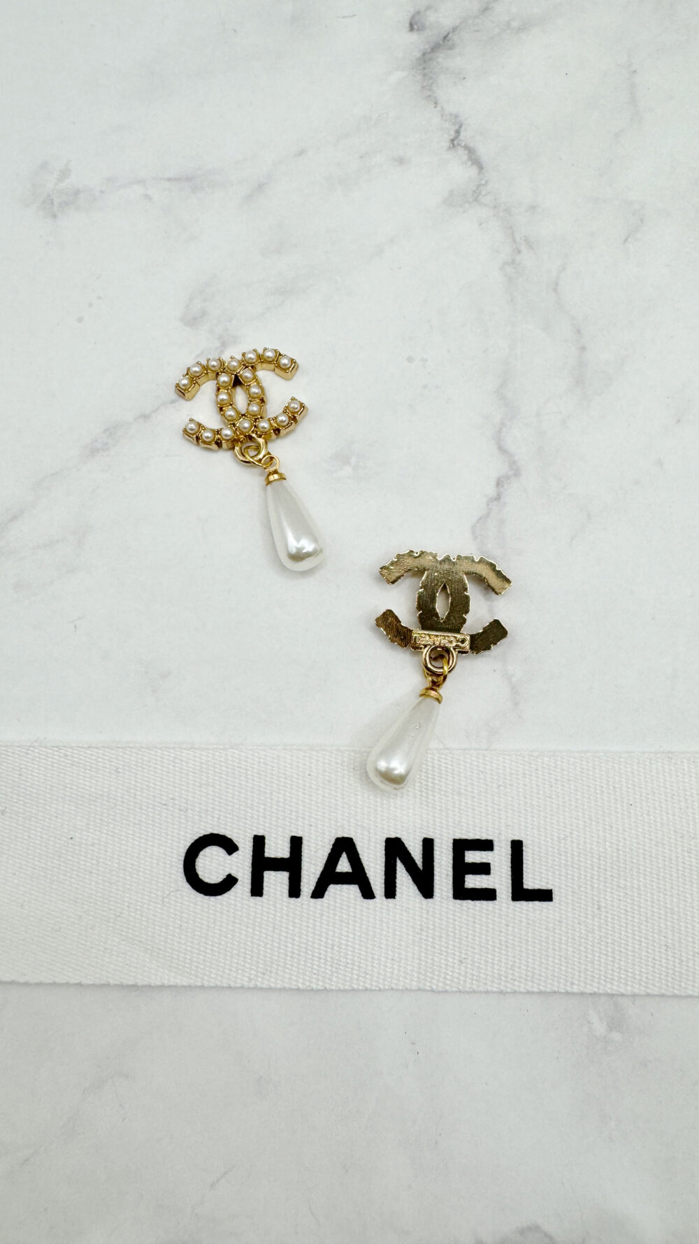 20240830_145411553_iOS 16mm小雙C垂墜水滴珍珠