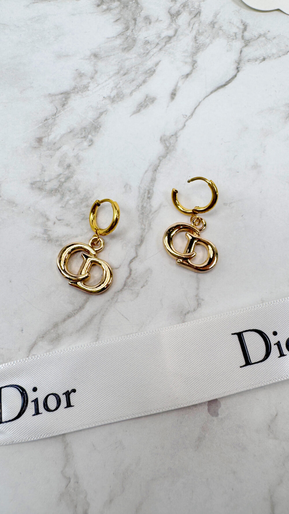 DIOR金色耳扣