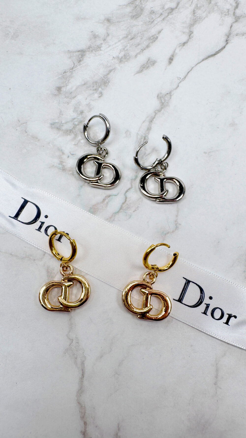 DIOR金色耳扣