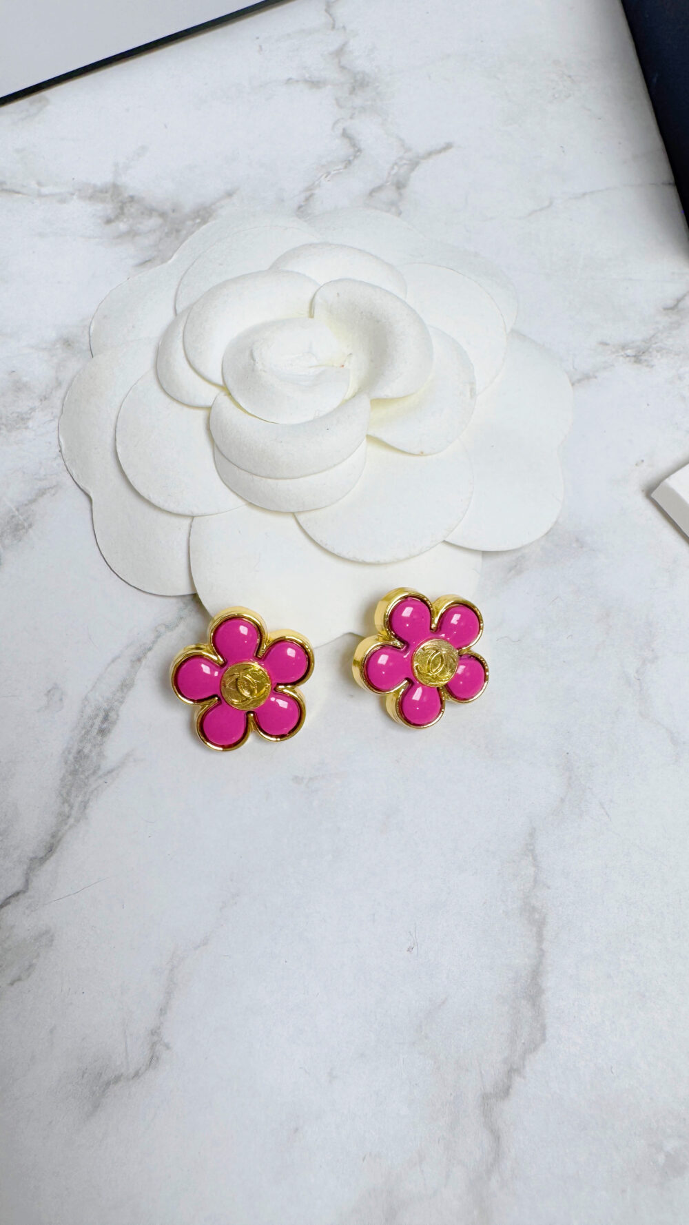 20251014_125543743_iOS 全館特價!!深粉色小花