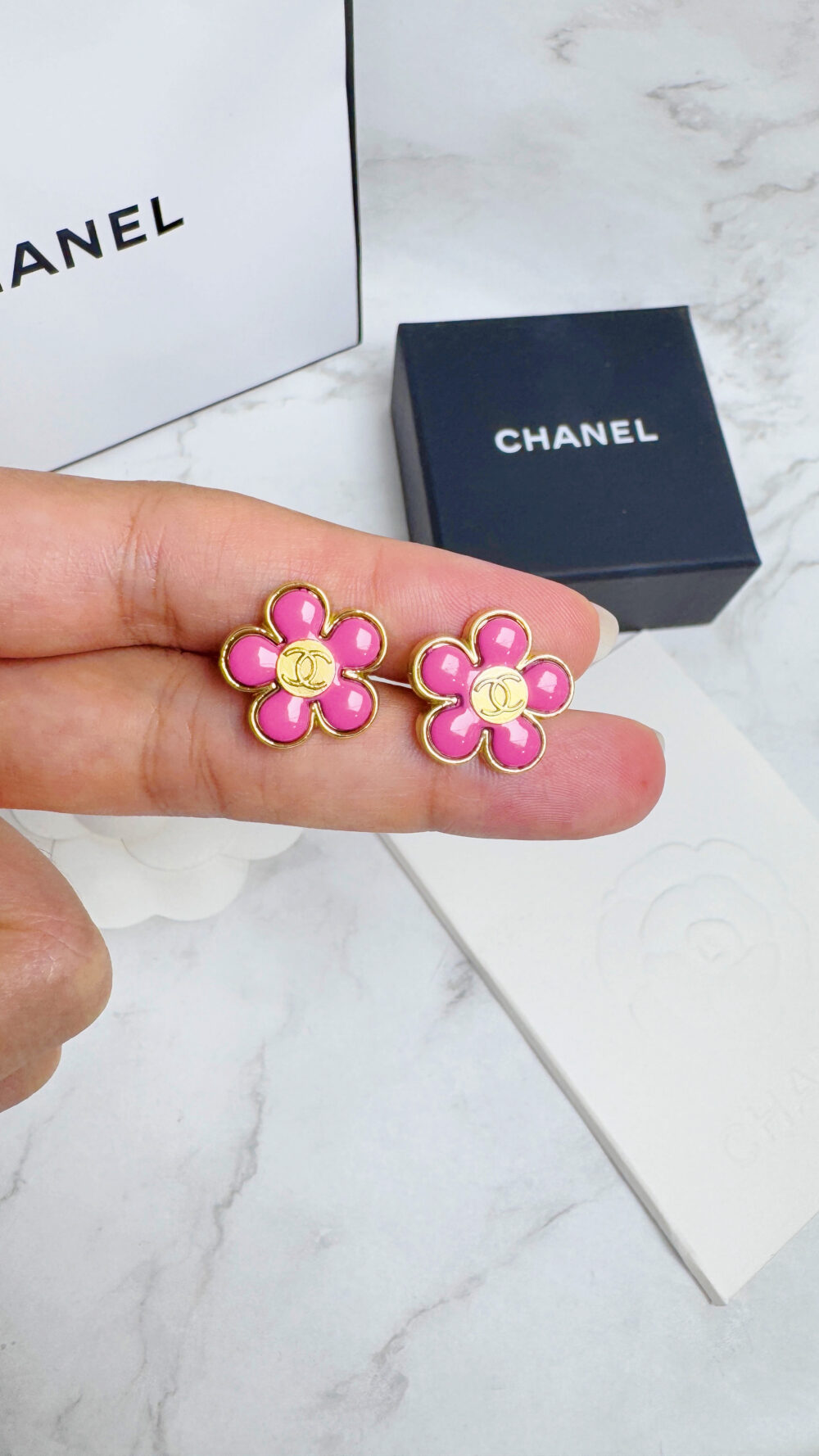 20251014_125544814_iOS 全館特價!!深粉色小花