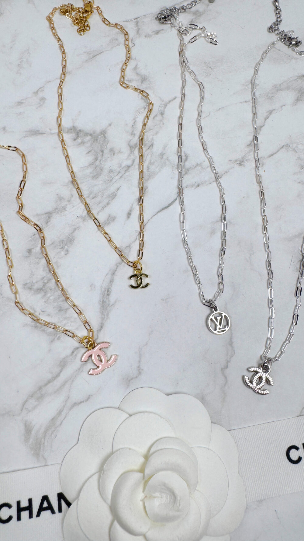 20251029_150240563_iOS 全館特價!!LV銀色小圓形+方格練