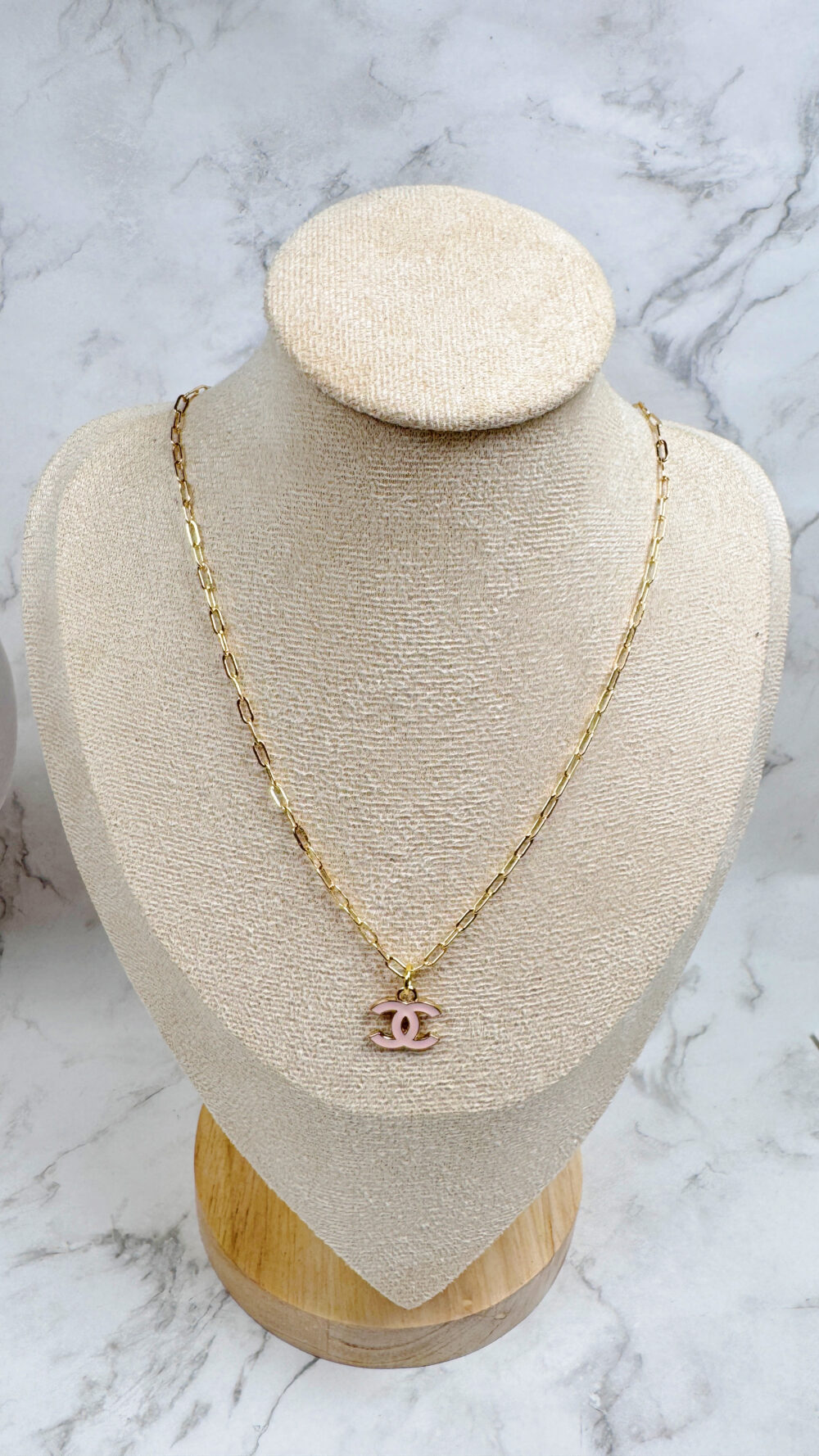 20251029_170050529_iOS 全館特價!!粉色小香扣+方格練