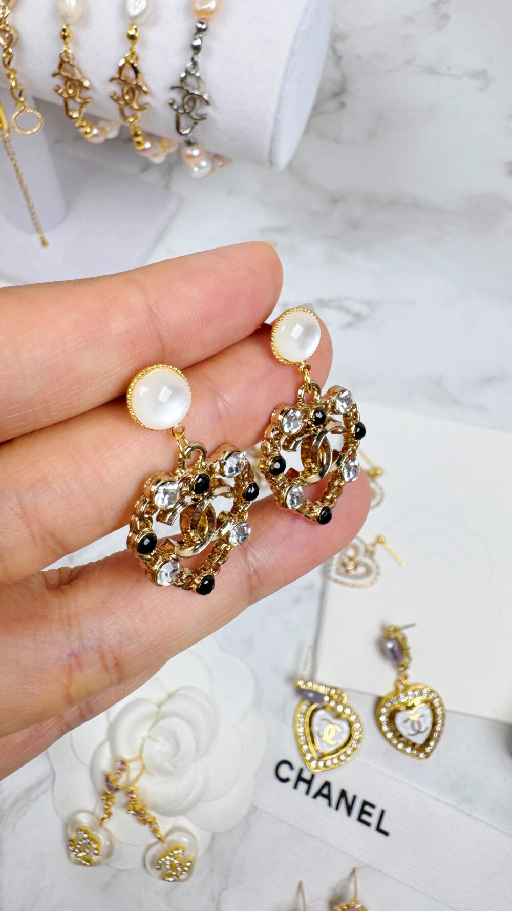 20251105_071853983_iOS 全館特價!!貓眼簍空愛心黑白閃鑽