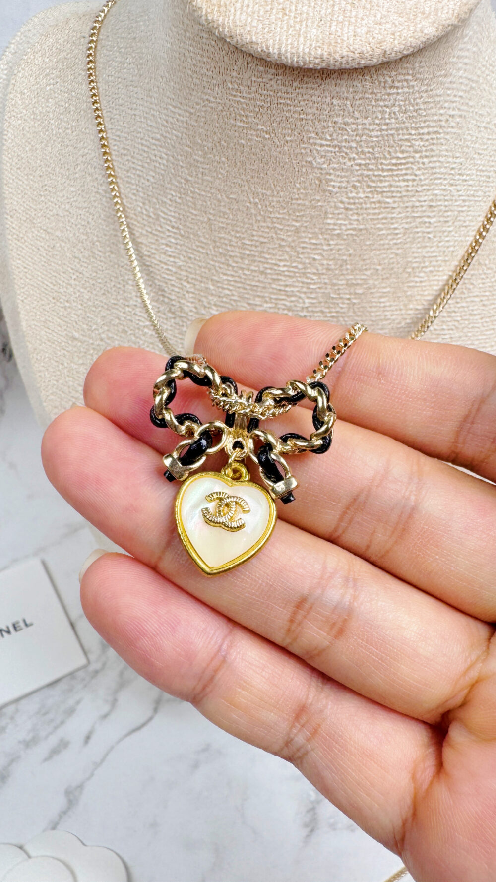 20251106_182739468_iOS 全館特價!!皮穿鍊蝴蝶結項鍊&蛋白石愛心