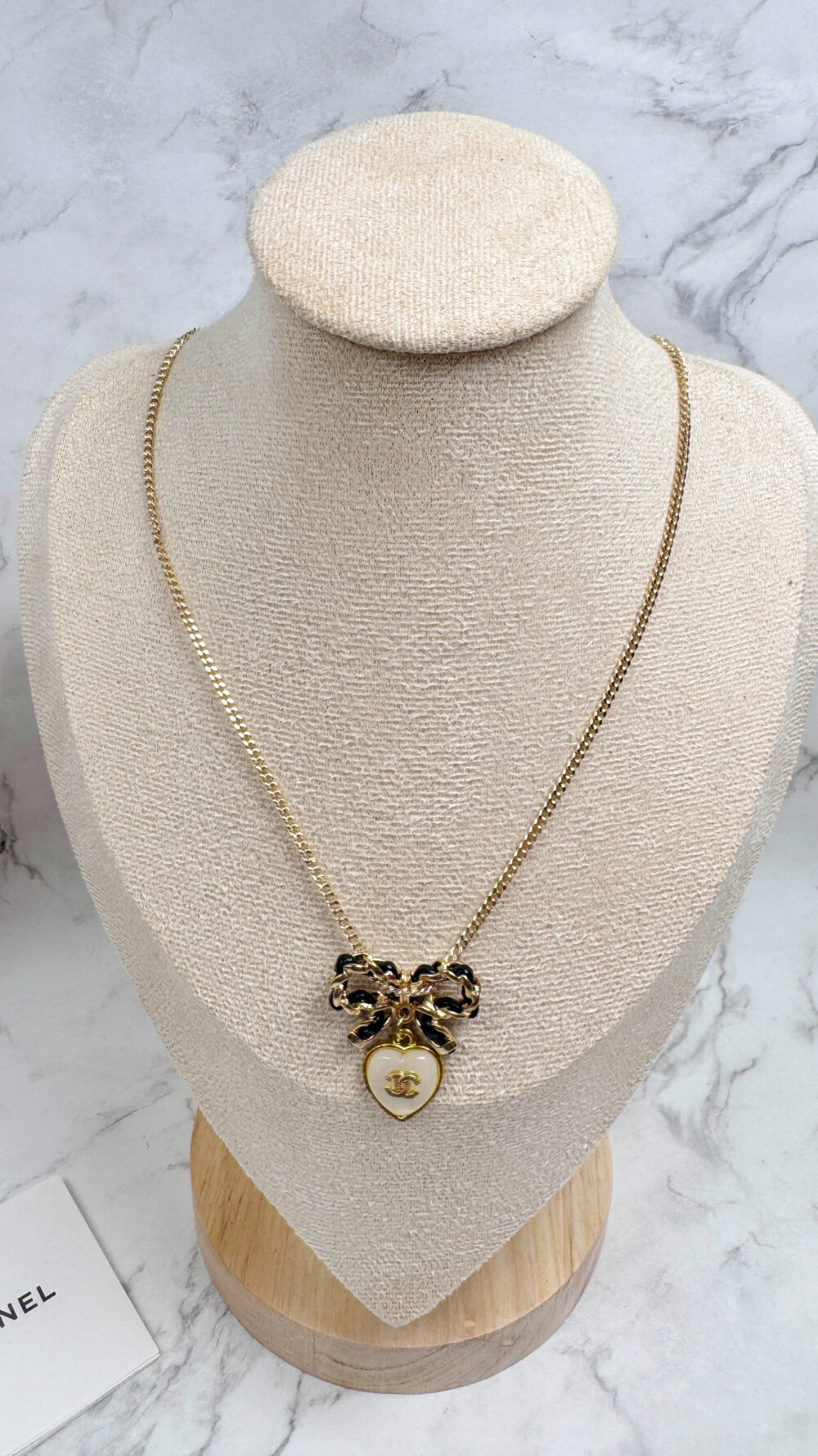 20251106_182741796_iOS 全館特價!!皮穿鍊蝴蝶結項鍊&蛋白石愛心