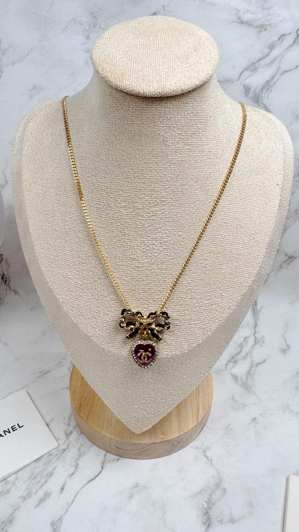 20251106_183946705_iOS 全館特價!!皮穿鍊蝴蝶結項鍊&紅色愛心