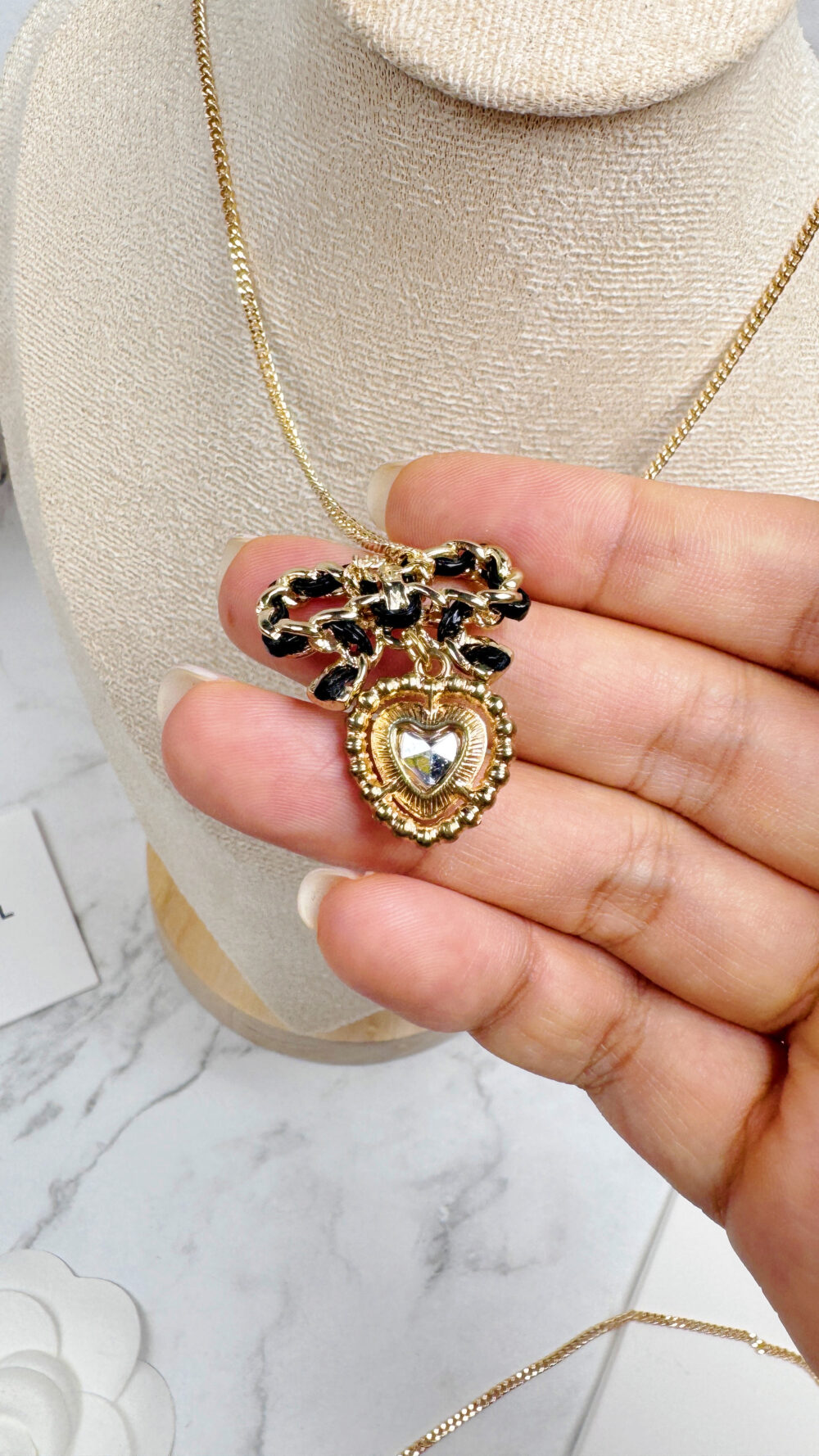 20251106_190319488_iOS 全館特價!!皮穿鍊蝴蝶結項鍊&紫色愛心