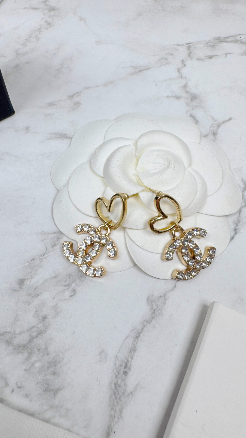 20251205_153900600_iOS 全館特價!!簍空閃鑽愛心