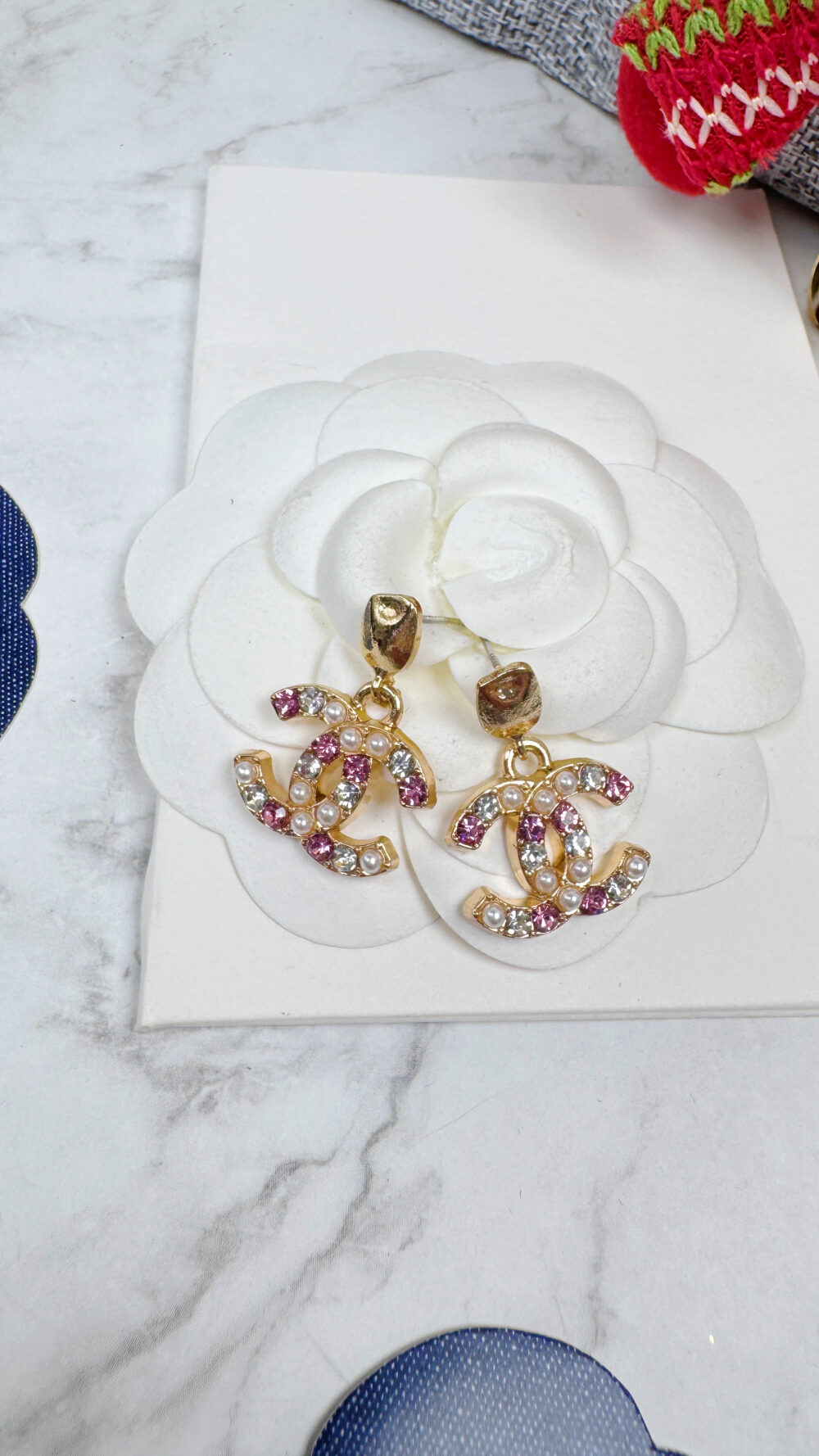 20251221_021104961_iOS 全館特價!!粉白鑽混搭珍珠垂墜款