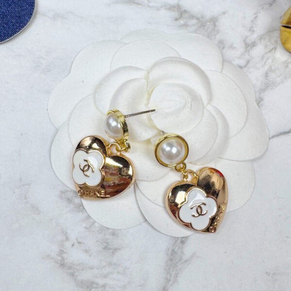 全館特價!!優雅白金色愛心