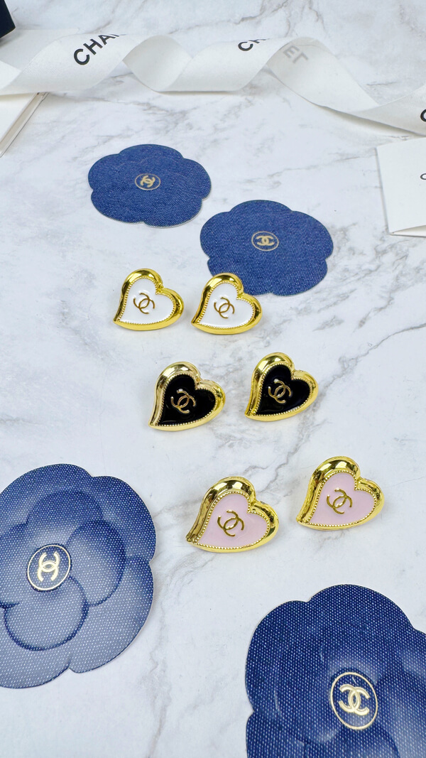 全館特價!!20mm貼耳愛心 黑/白/淡粉