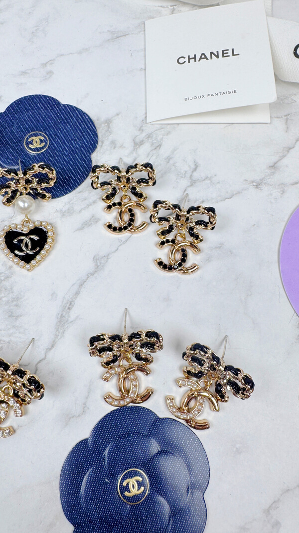 全館特價!!皮穿鍊蝴蝶結 菱格紋+珍珠