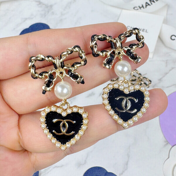 全館特價!!皮穿鍊蝴蝶結 黑色珍珠愛心