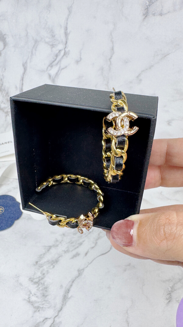 全館特價!!皮穿鍊大耳圈