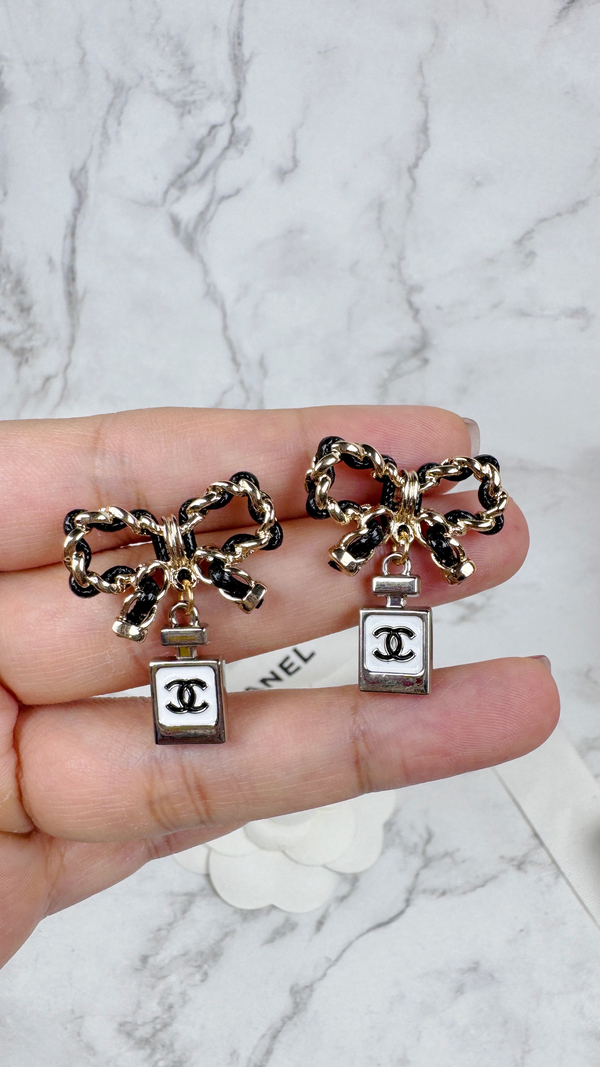 全館特價!!皮穿鍊蝴蝶結 金/銀香水罐