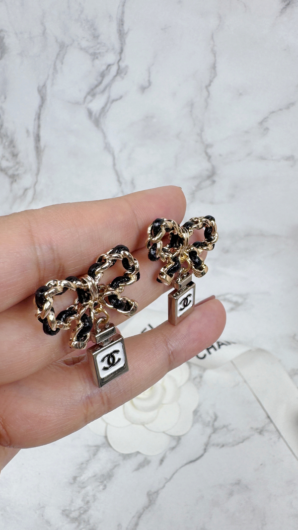 全館特價!!皮穿鍊蝴蝶結 金/銀香水罐