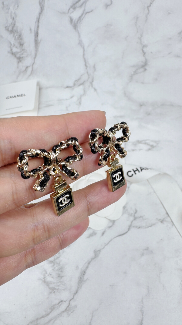 全館特價!!皮穿鍊蝴蝶結 金/銀香水罐