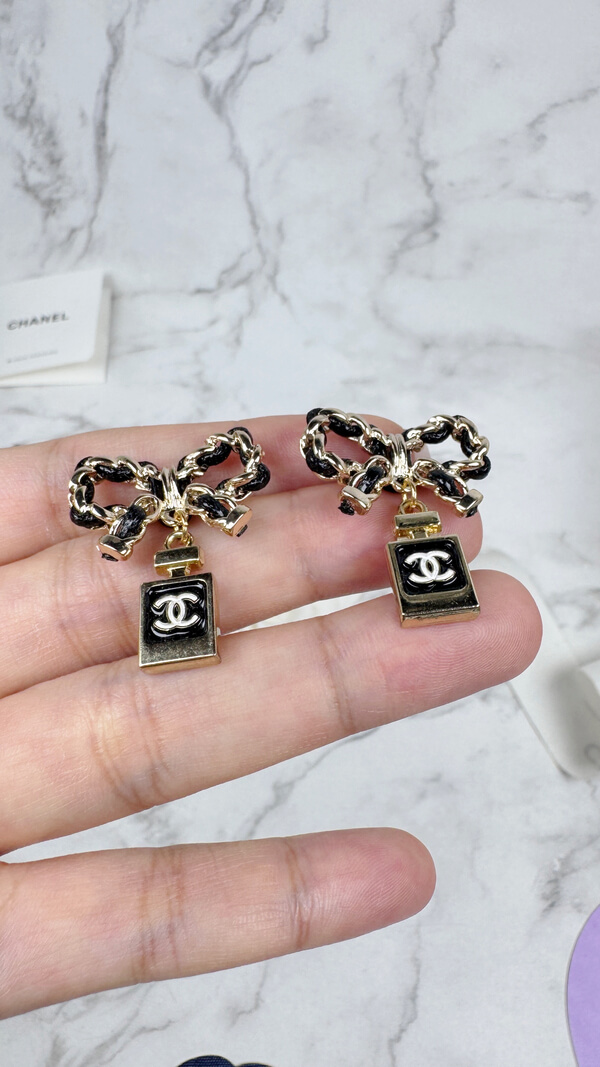 全館特價!!皮穿鍊蝴蝶結 金/銀香水罐