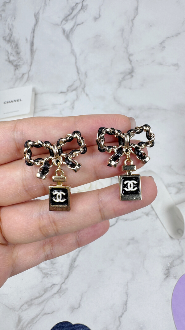 全館特價!!皮穿鍊蝴蝶結 金/銀香水罐