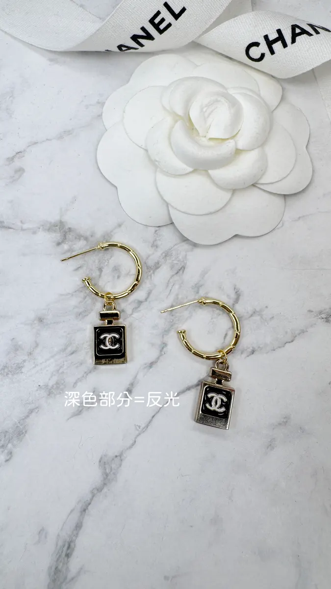 20260422_045735257_iOS 全館特價!!金色香水罐耳圈