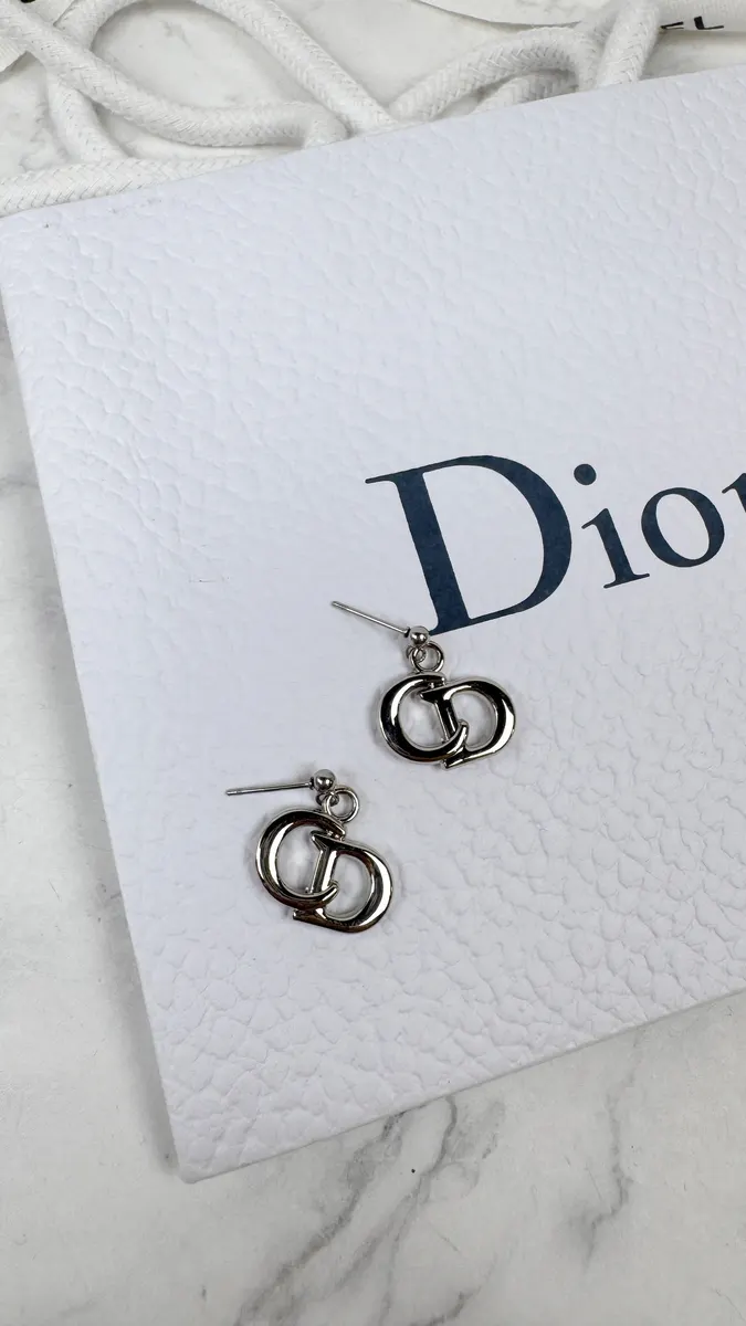 全館特價!!DIOR銀色 耳針款